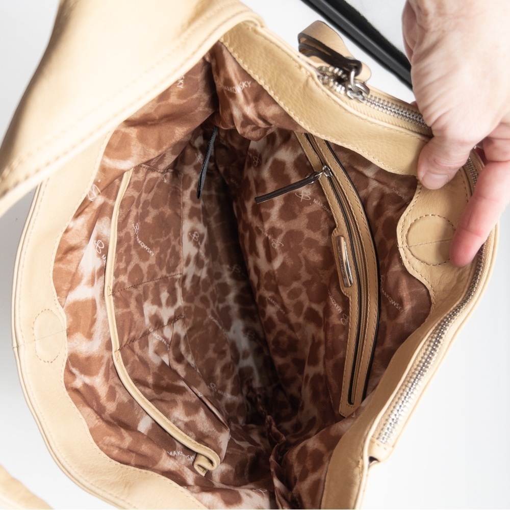 B Makowsky Glove Maisie Leather Hobo Bag with Woven Detail Basketweave Light Tan - Picture 15 of 15